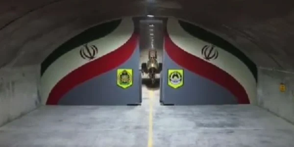 Iranul dezvăluie o bază subterană a forţelor sale aeriene  Foto Captură video Twitter jpg