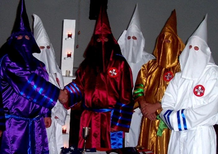 
    Ku Klux Klan îi cheamă pe italieni să lupte pentru "rasa albă"  