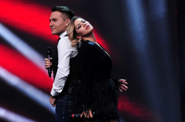 Florin Răduţă, câştigătorul X
Factor 2015, a cântat în duet cu Nicoleta Nucă, fostă
participantă în emisiune FOTO Antena 1