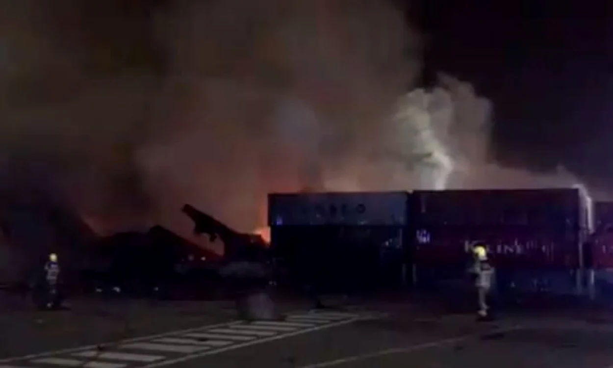 Incendiu în cel mai mare port din Orientul Mijlociu FOTO captură video Dubai Media Office
