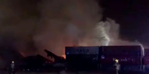 Incendiu în cel mai mare port din Orientul Mijlociu FOTO captură video Dubai Media Office
