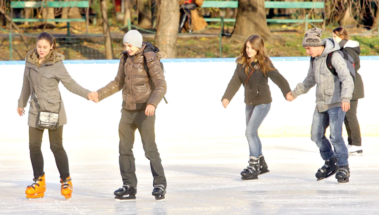 În Bucureşti  au fost deschise  şase patinoare