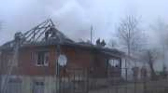 Arad: Un bătrân din Arad a încercat să-şi incendieze familia