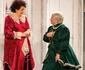 Alexandrina Halic, alături de Adela Mărculescu, în spectacolul „Arsenic și dantelă veche” (2017) / foto: Teatrelli