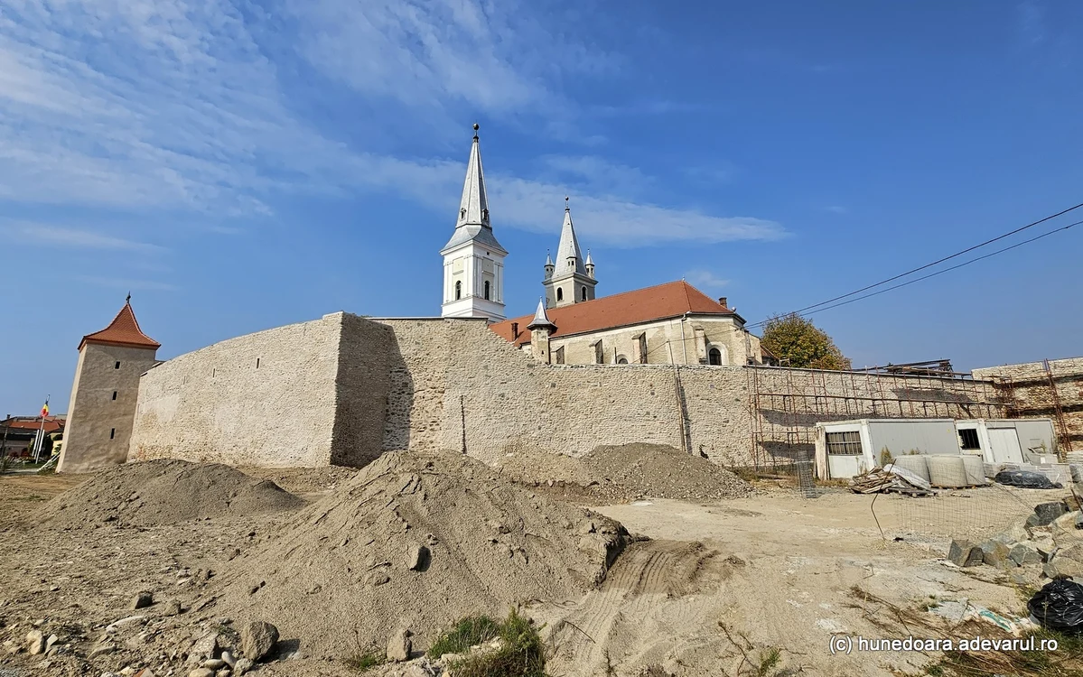Cetatea medievală Orăștie. Foto: Daniel Guță. ADEVĂRUL