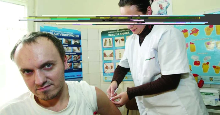 Cristinel Stanislav este vaccinat impotriva virusului AH1N1