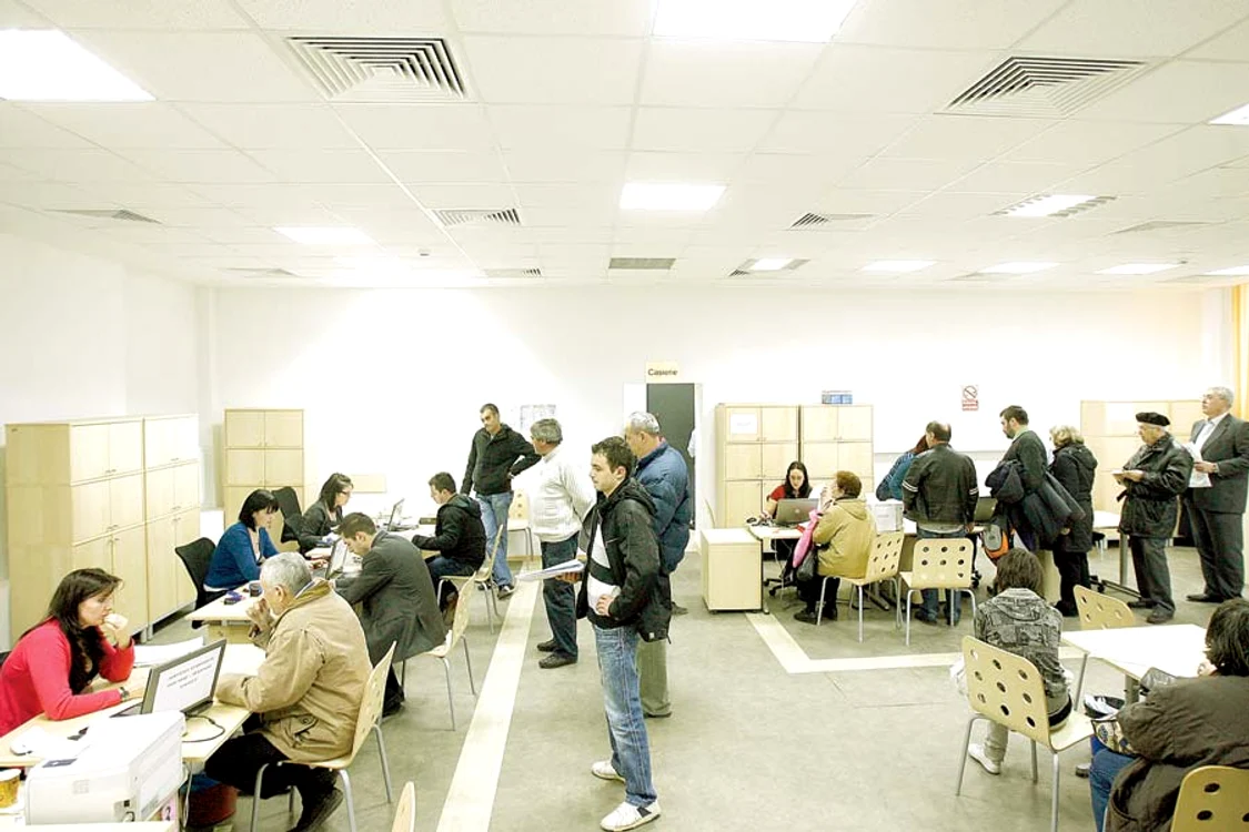Pierzi ajutorul social, dacă nu plăteşti dările la stat