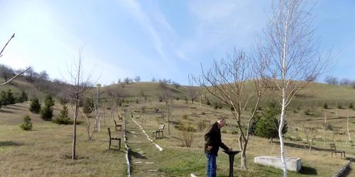 Parcul rural fără rost de la marginea satului Fântânele judeţul Galaţi FOTO Costel Crângan