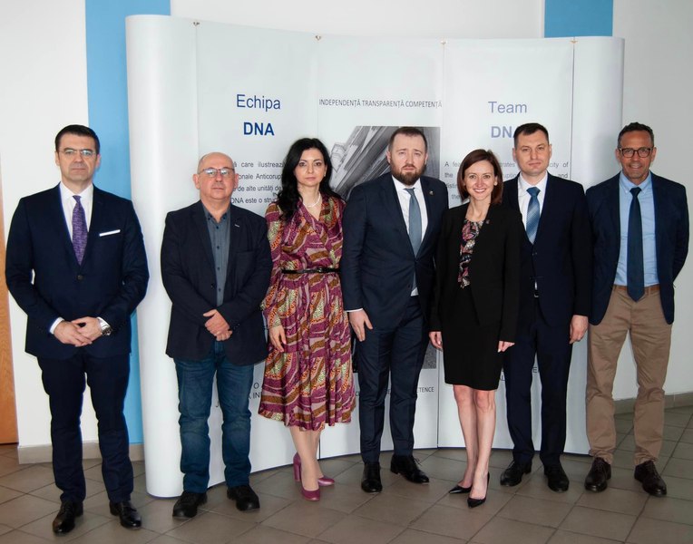 Procurori anticorupție din Republica Moldova, vizită de studiu la DNA. Întâlnire Voineag-Dragalin