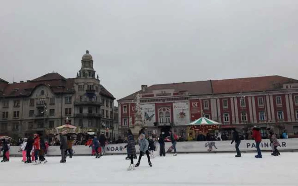 Patinoarul din Piaţa Libertăţii FOTO Ş.Both