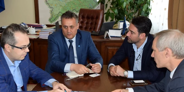 investitori gunoi