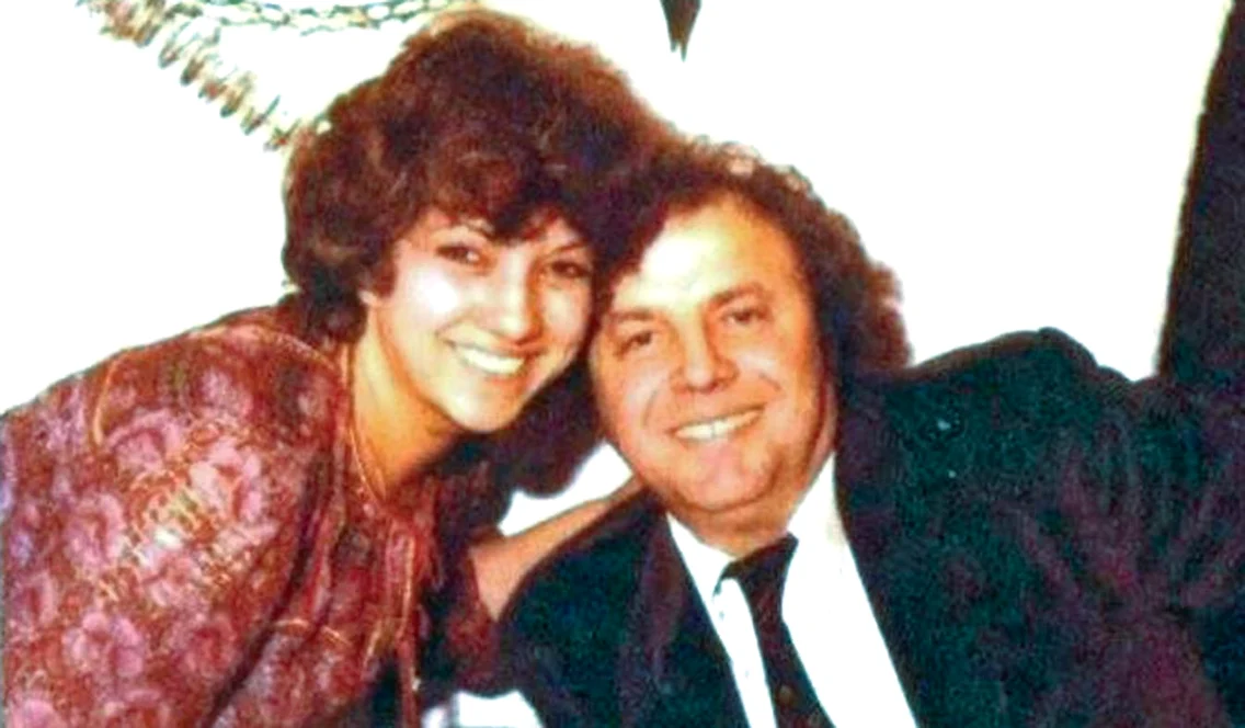Alexandru Arșinel era mereu zâmbitor când poza alături de iubita lui soție, Marilena