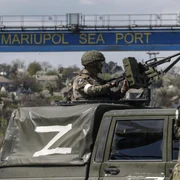 Soldati rusi in Mariupol FOTO EPA-EFE