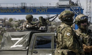Soldati rusi in Mariupol FOTO EPA-EFE