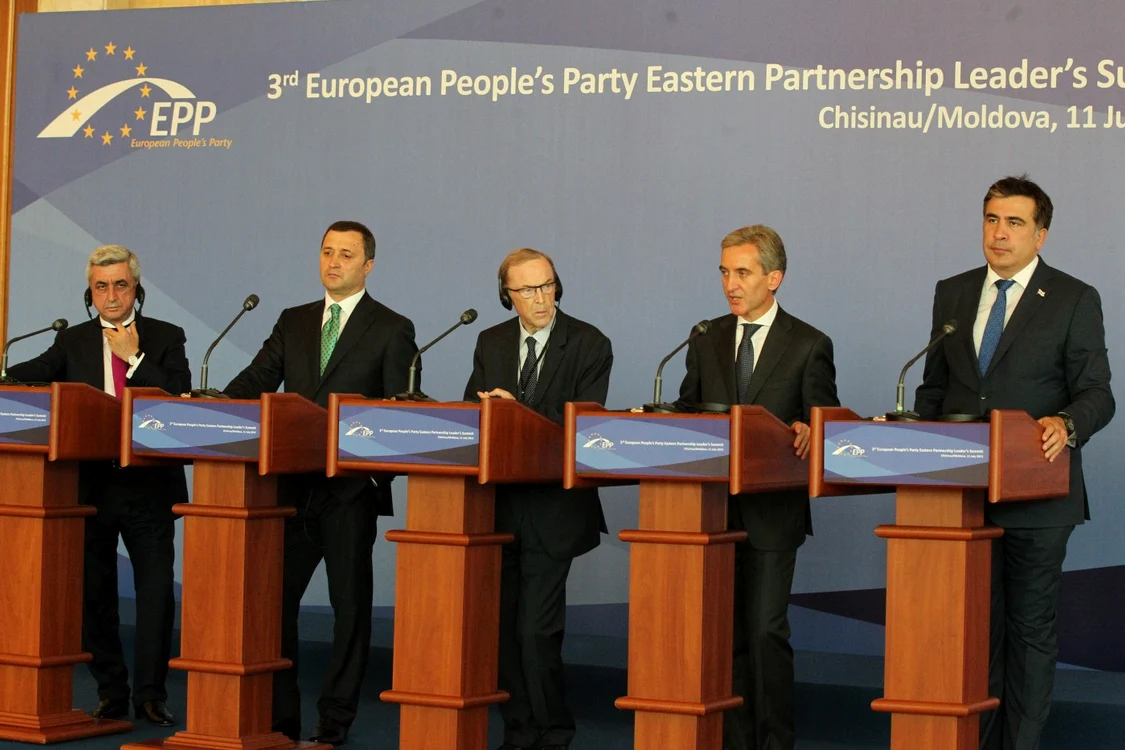 Serzh Sargsyan, Vlad Filat, Wilfried Martens, Iurie Leancă şi Mihail Saakashvili, la summitul de la Chişinău