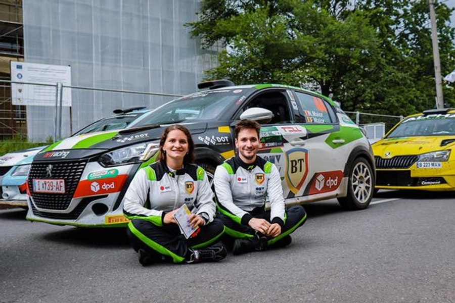Frații Maior atacă podiumul în Campionatul European de Raliuri
