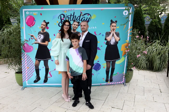 
    Găsește-ți pe cineva care se uită la tine cum se uită Cleopatra la Edward Sandafoto: Sever Gheorghe  