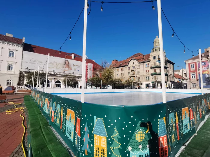 Patinoarul din Piața Libertății FOTO Ștefan Both