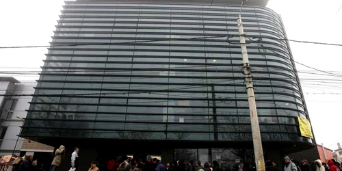 Coadă la Casa de Asigurări de Sănătate a Municipiului Bucureşti