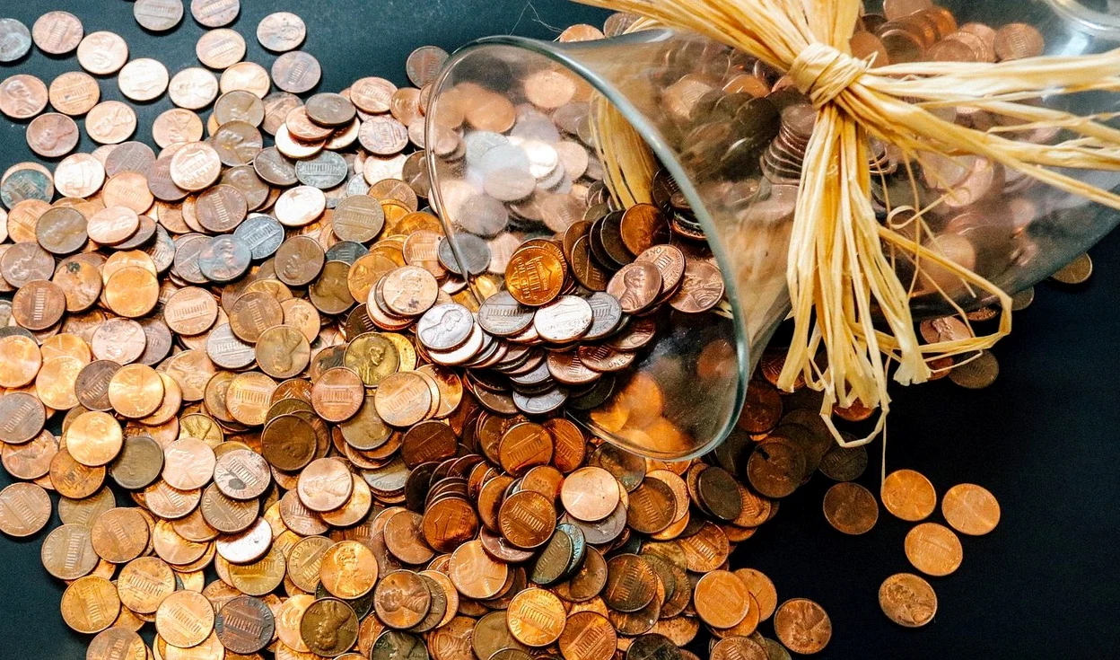 Românii au depus în bănci cu 8% mai mulți bani în 2019 față de 2018