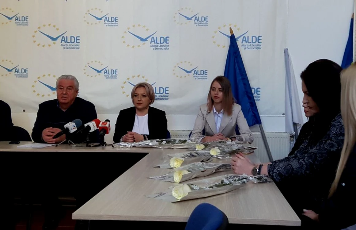 11 membre ale OF-PNL Slatina au semnat adeziuni la ALDE