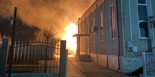 incendiu biserica jpg