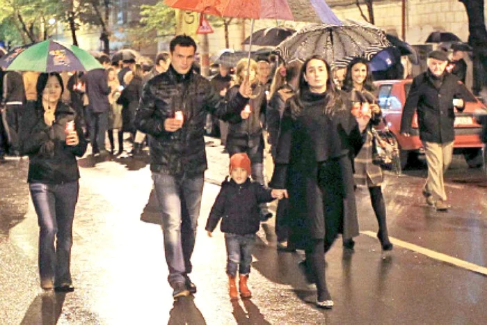 
    Va ploua în toată ţara  