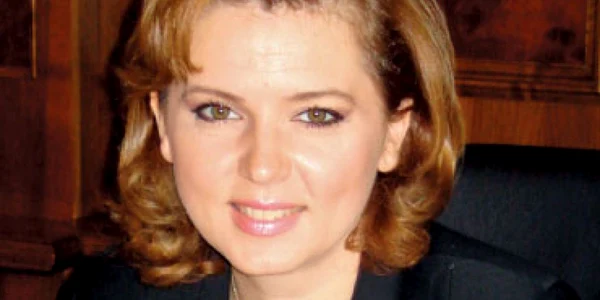 Anastase şi Năstase  se ceartă pe scaune
