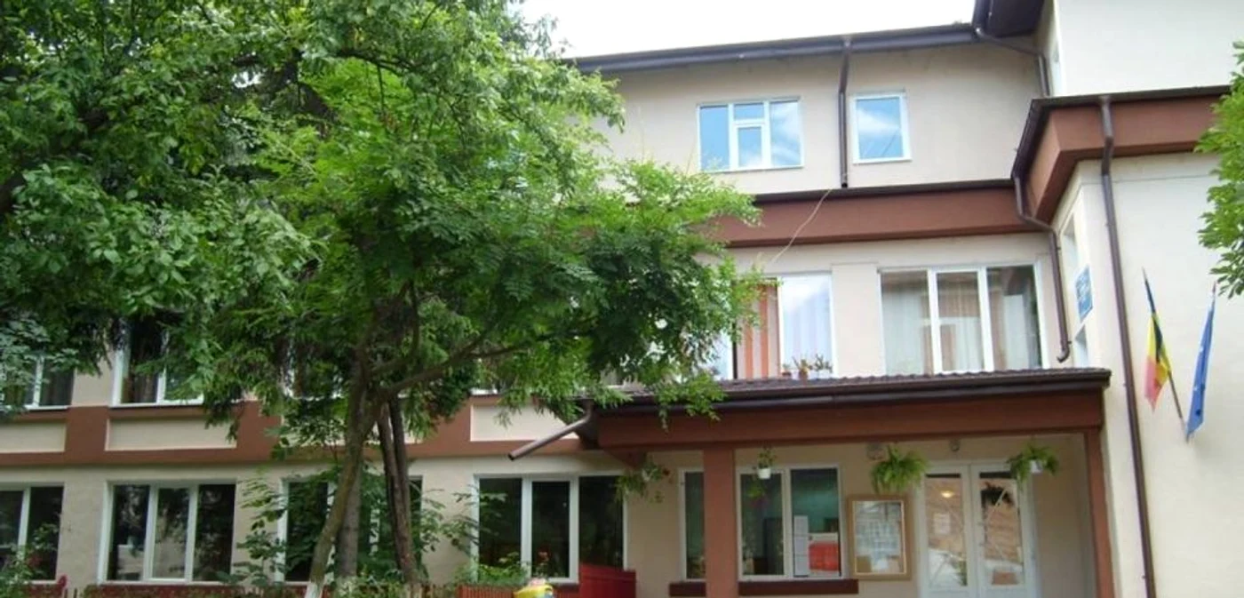 Grădiniţa nr. 1 Nord din Râmnicu Vâlcea unde s-a declanşat o anchetă epidemiologică după ce o educatoare a fost diagnoisticată cu SARS - CoV-2; Foto Adevărul