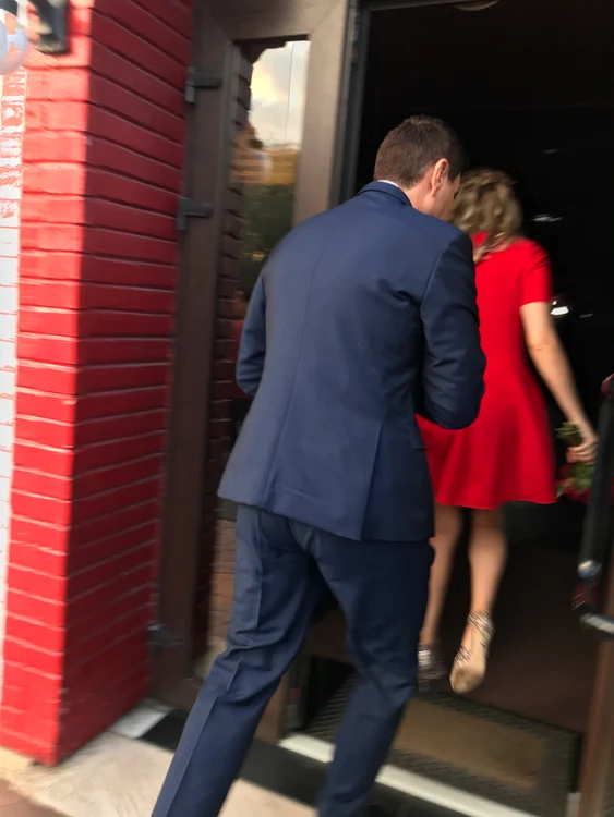 Valentina Pelinel şi Cristian Borcea s-au distrat copios în compania prietenilor apropiaţiFoto: arhivă personală