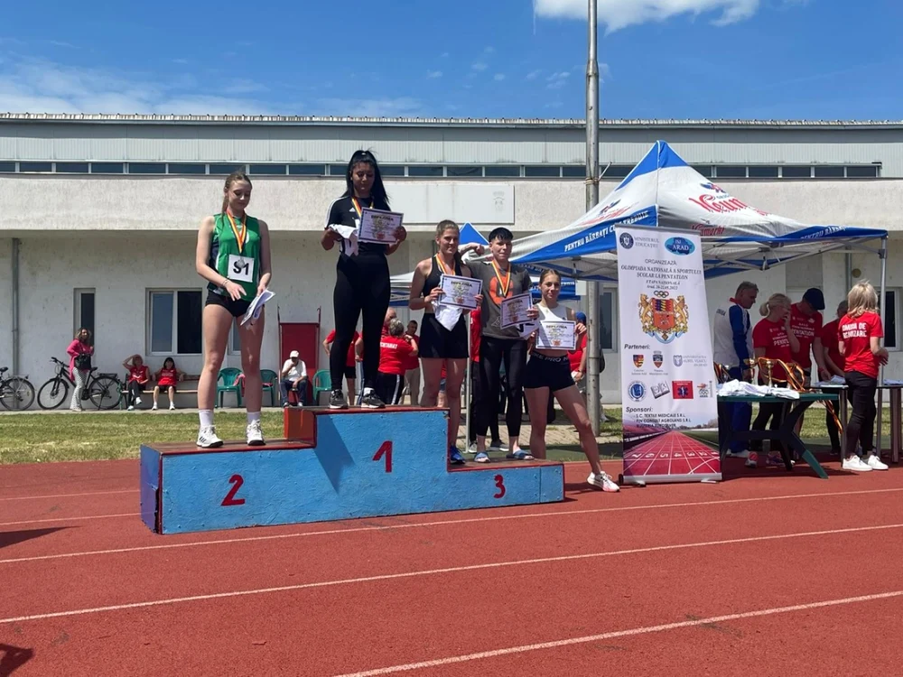 Elena Beatrice Constantin, pe podium. FOTO: Arhiva personală
