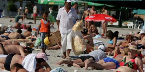 Vanzator plaja FOTO Adevarul