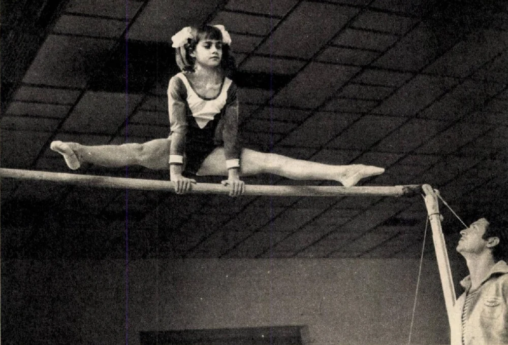 Cum a ajuns Nadia Comăneci la gimnastică. Povestea primei note de 10