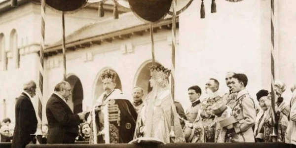 Încoronarea regelui Ferdinand şi a reginei Maria în urmă cu 90 de ani