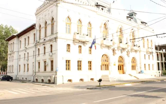 Mai multe birouri din Prefectură au fost sigilate. Foto: Adevărul