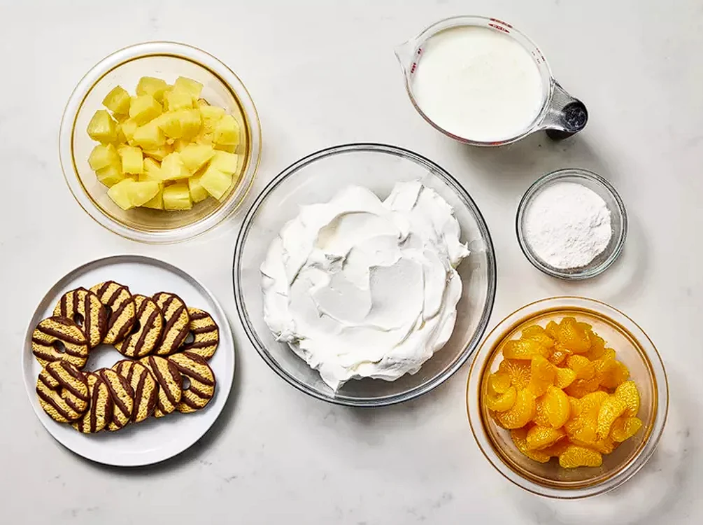 Ingredientele pentru salata de biscuiți/sursă foto: social media
