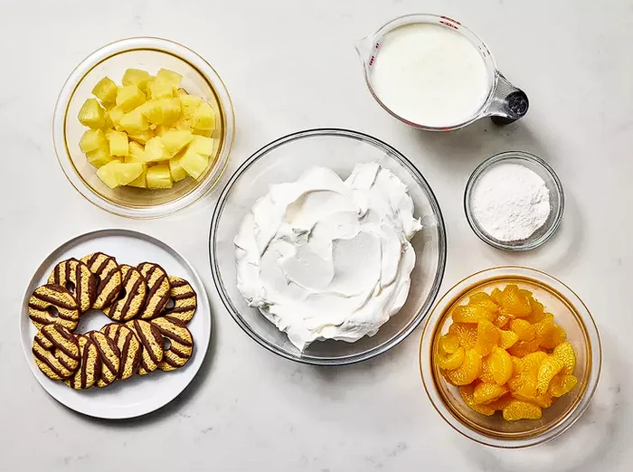 Ingredientele pentru salata de biscuiți/sursă foto: social media