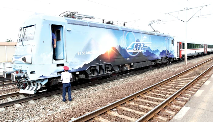 
    35 de trenuri au  fost oprite în câmp  şi în Gara Periş  