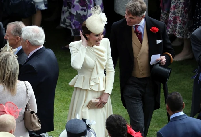Kate Middleton a reclicat un outfit semnat de Alexander Mcqueen
