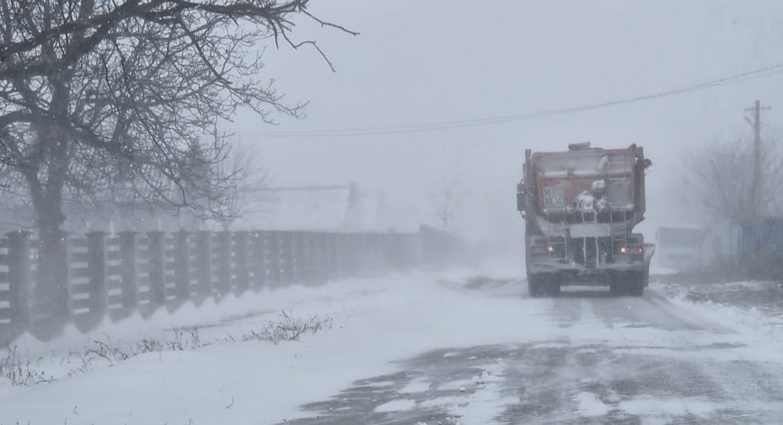 INFOTRAFIC Cum se circulă sâmbătă pe autostrăzi și drumuri naționale. Unde sunt restricții