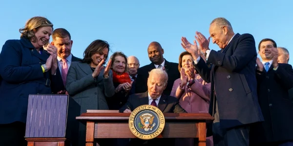 biden semneaza acord infrastructura