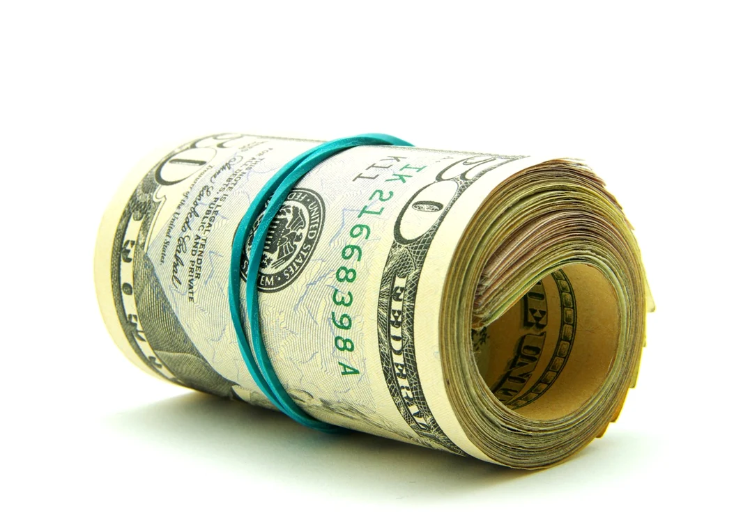 Dolarul a înregistrat un nou record faţă de leu pentru a cincea şedinţă consecutiv