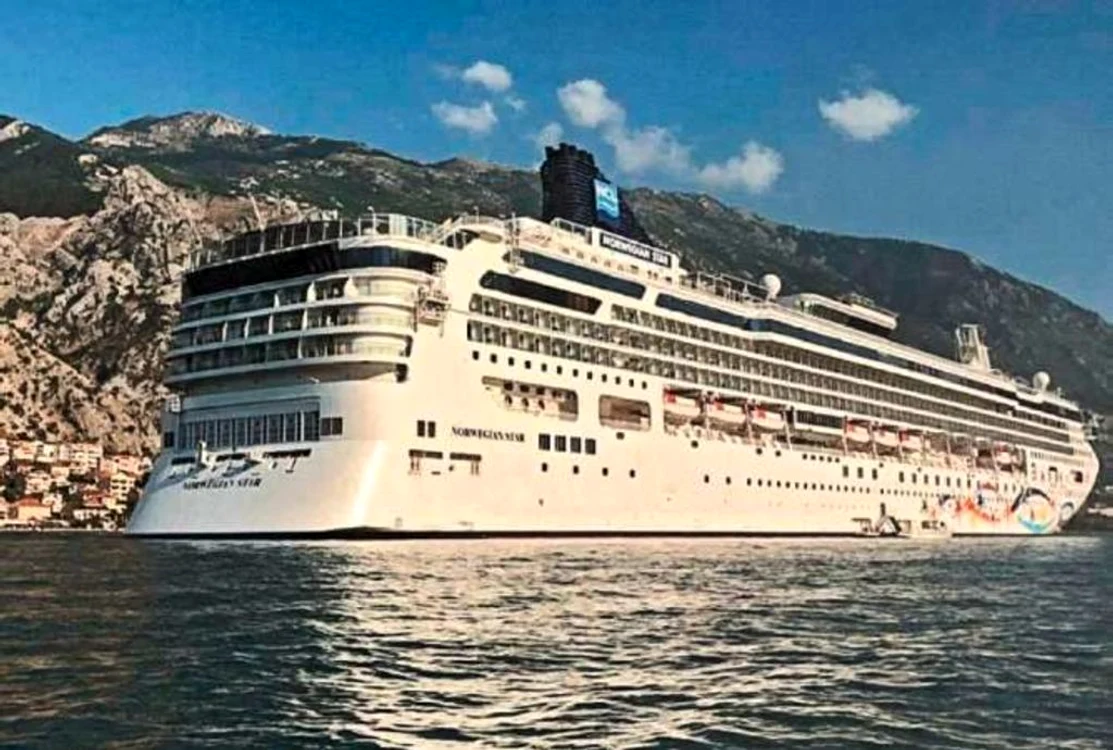 Vasul de pe care a căzut turista din marea Britanie care a supravieţuit 10 ore în mare