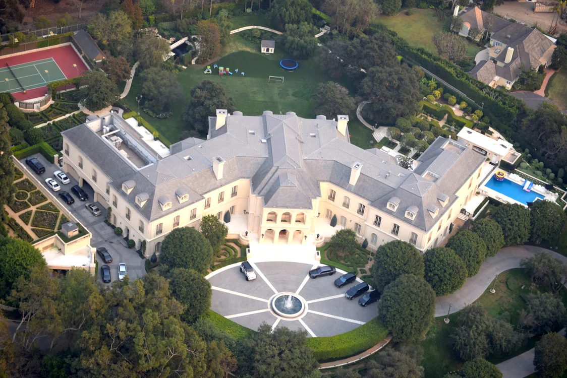 Așa arată palatul vândut cu 120 de milioane de dolari