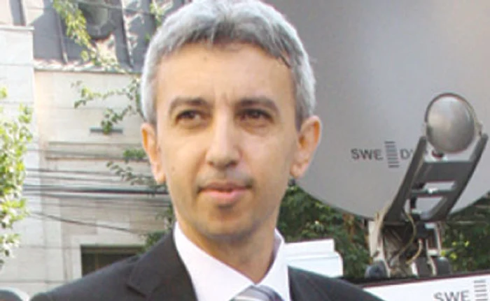 
    Dan Diaconescu  