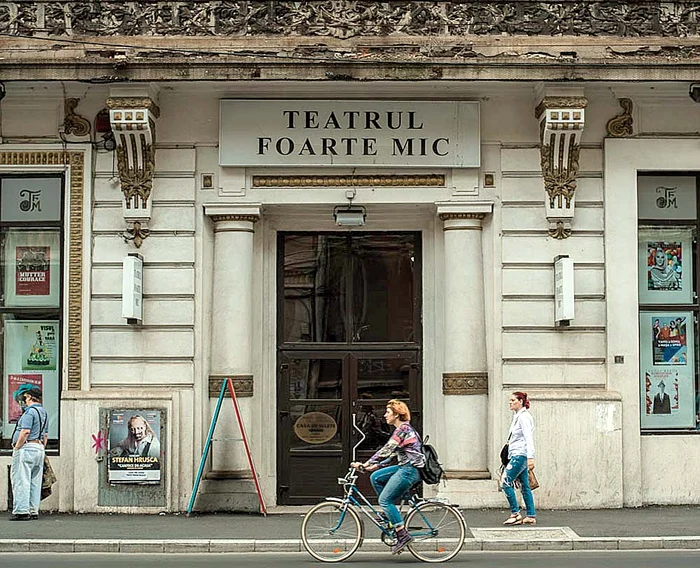 Teatrul Foarte Mic  se află în zona Rosetti 