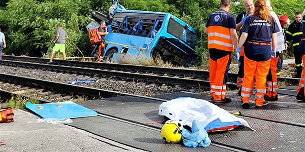 Accident fatal între un tren și un autobuz FOTO Robert Novak / Reuters