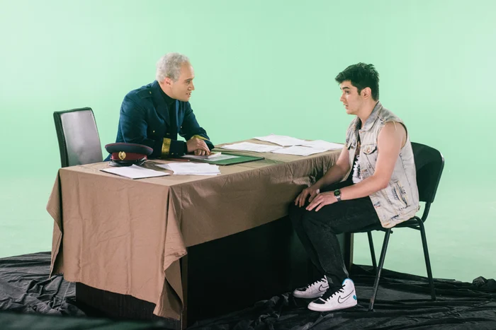 
    Mihai Bendeac intră în pielea mai multor personaje la Bac. (Foto: Prima TV)  