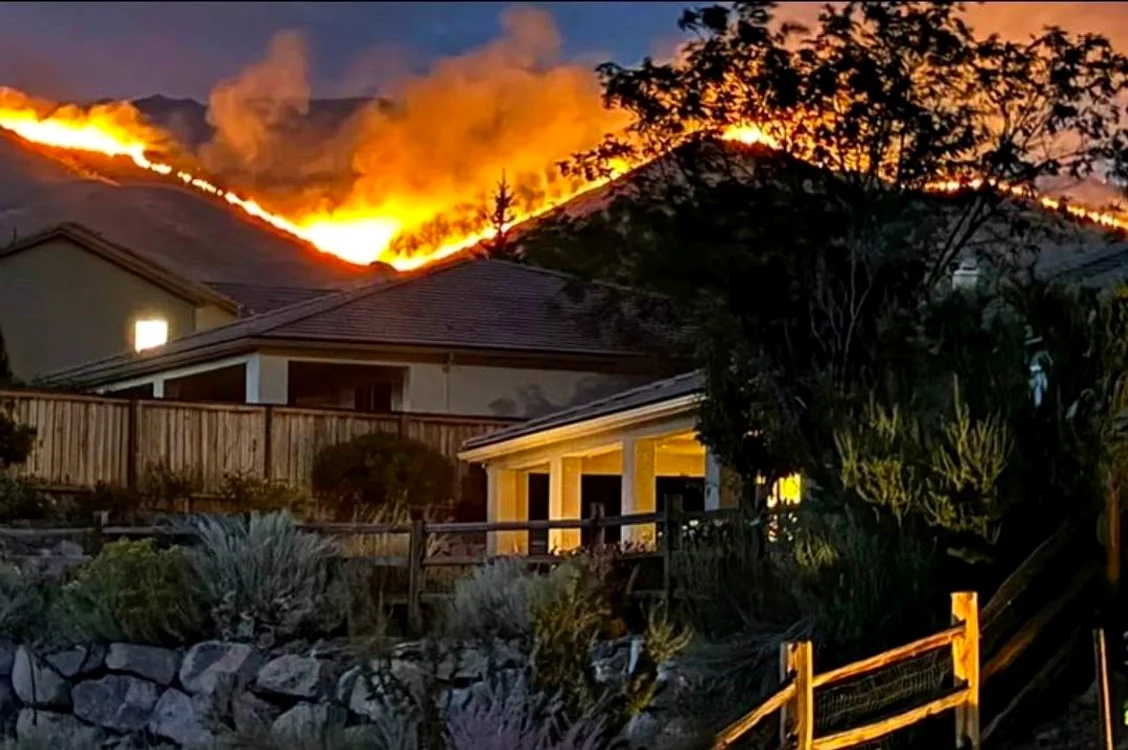 incendii de vegetatie in nevada SUA FOTO Facebook/Meteorologist Eric Graves