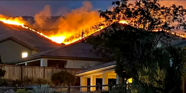 incendii de vegetatie in nevada SUA FOTO Facebook/Meteorologist Eric Graves